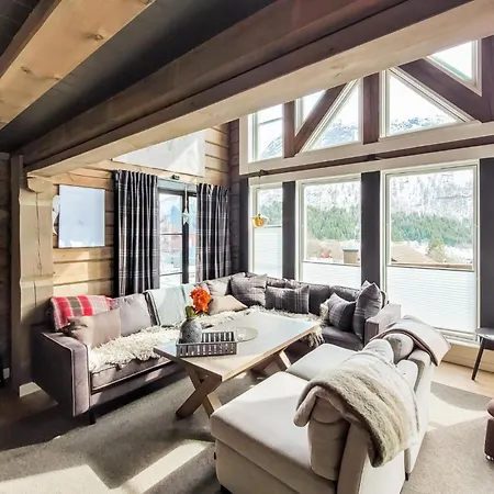 5 Bedroom Gorgeous In Vakantiehuis Vossestrand